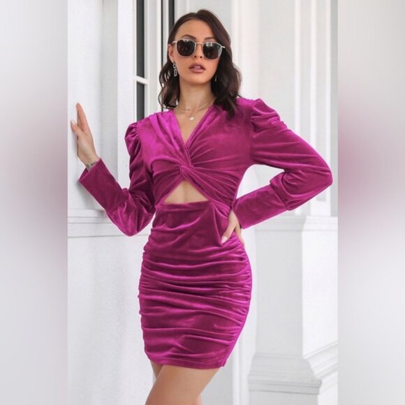 Dresses & Skirts - Twist Front Cutout Long Sleeve Dress